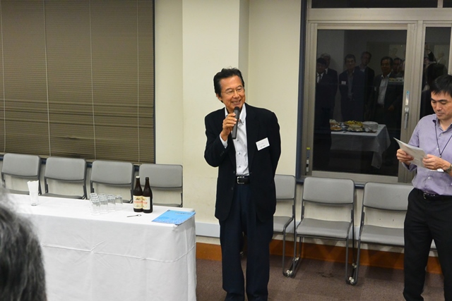 09会長挨拶・飯塚哲哉氏